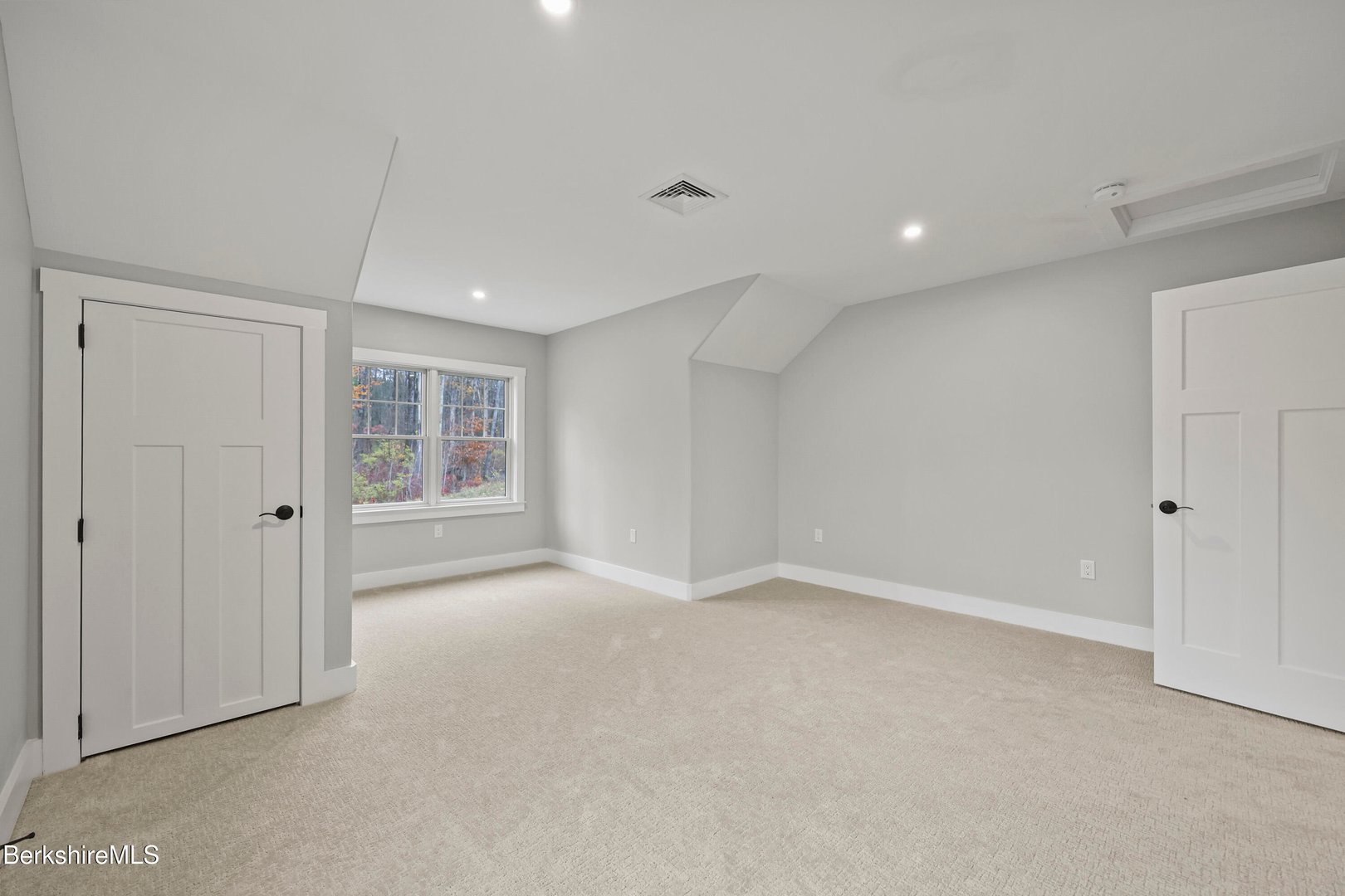 6 Thrushwood Ln Photo 51