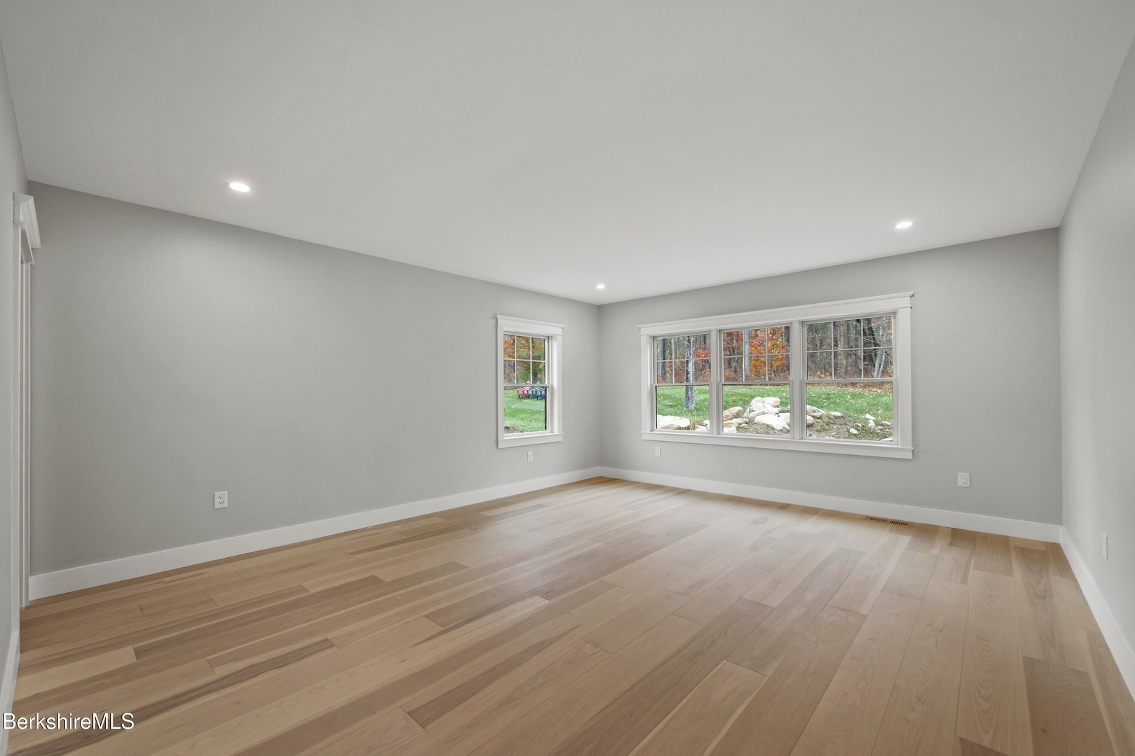 6 Thrushwood Ln Photo 38