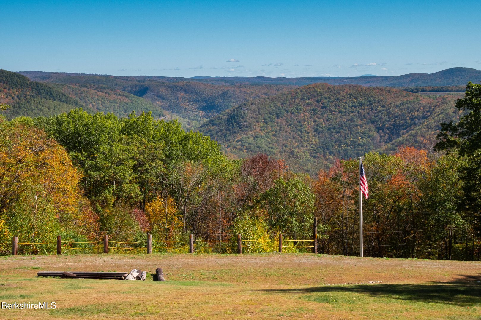 360 Mohawk Trail Photo 1