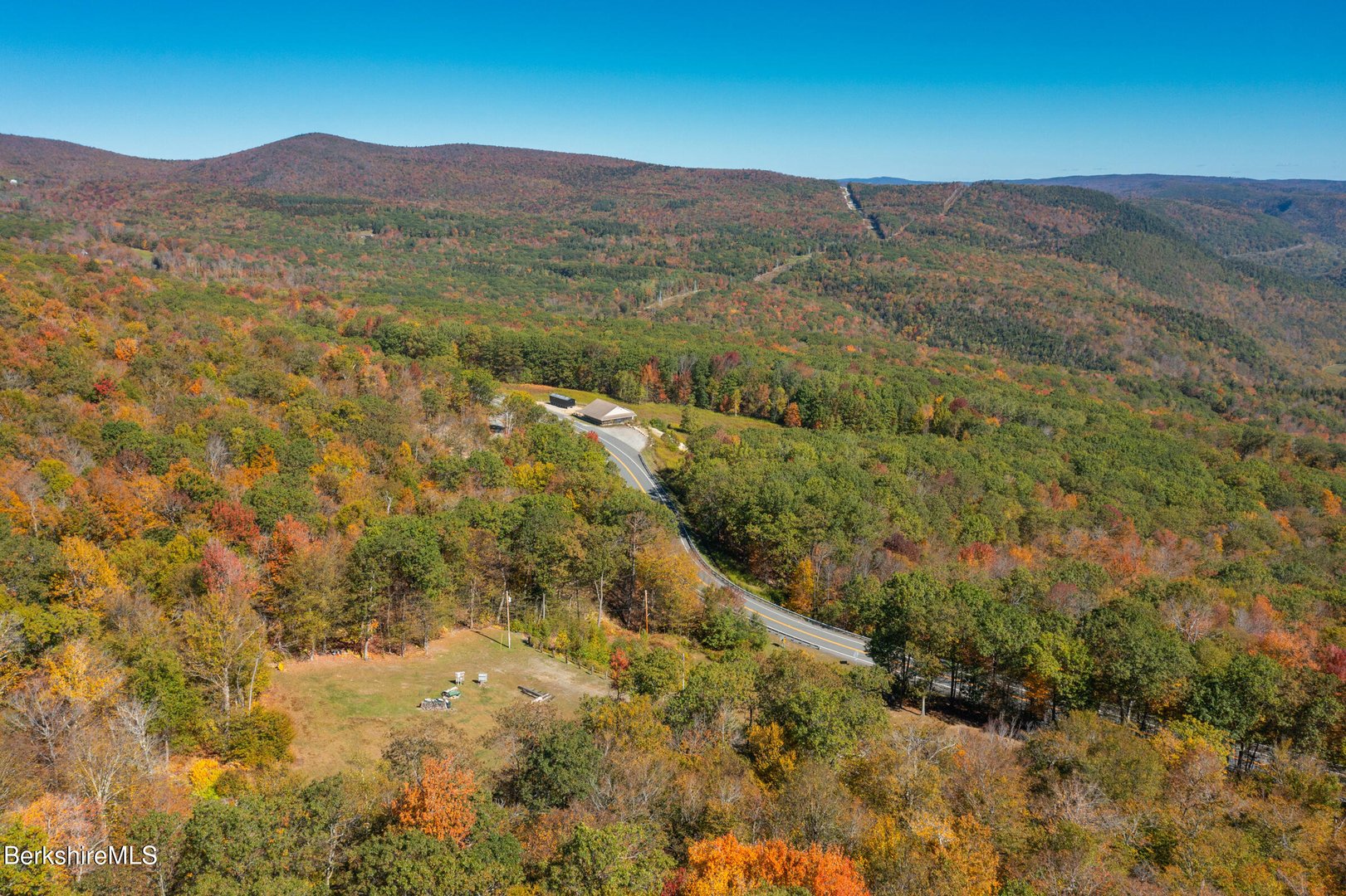 360 Mohawk Trail Photo 4