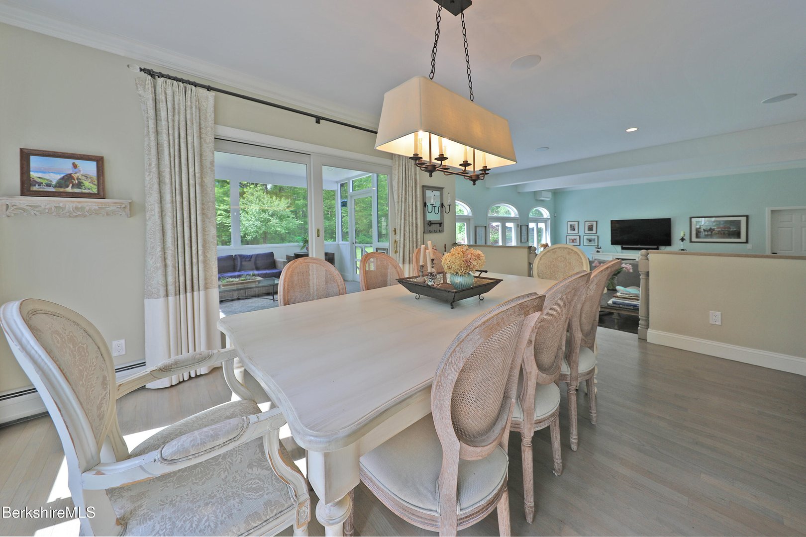 475 Rossiter Rd Photo 23