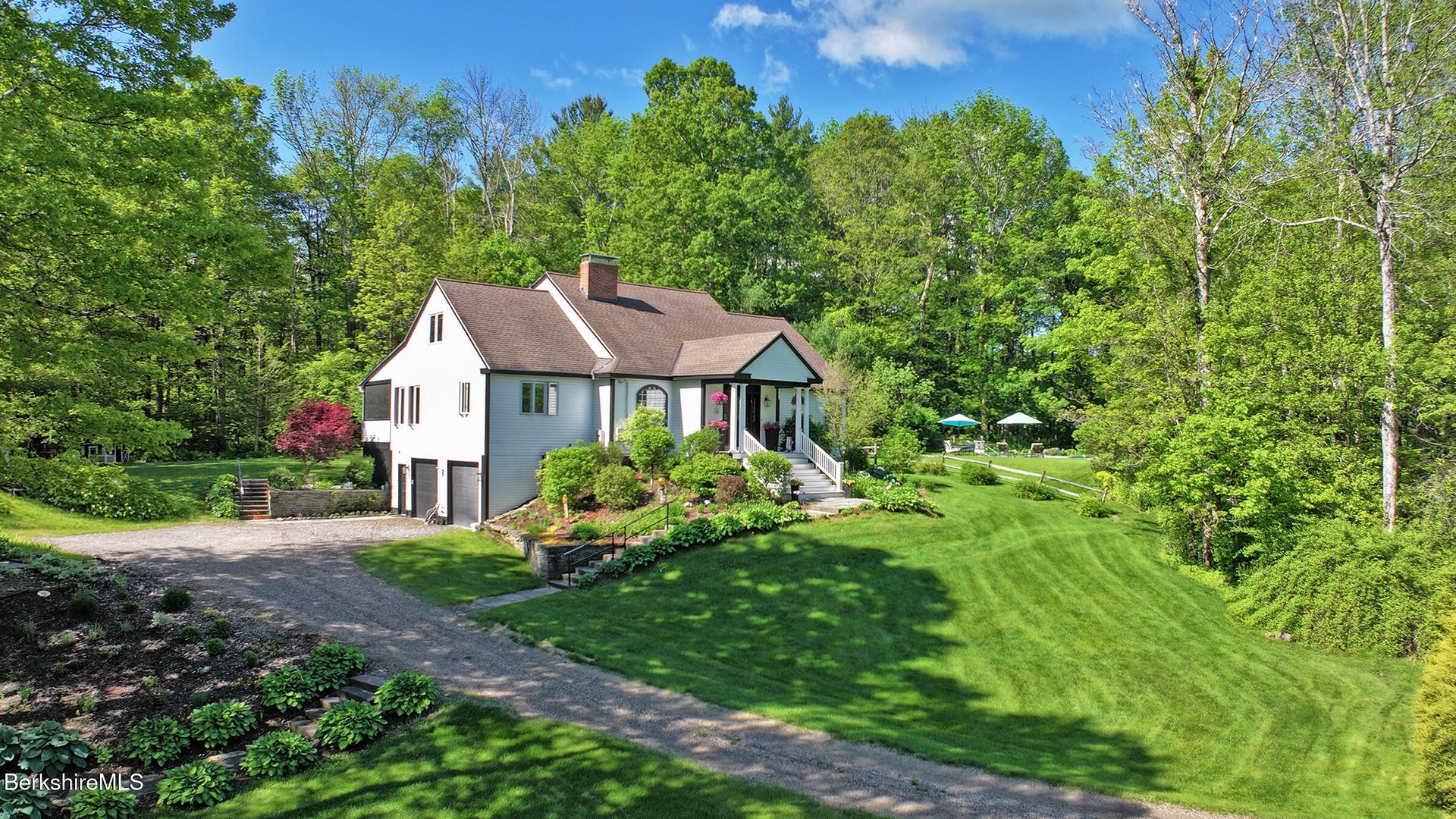 475 Rossiter Rd Photo 6