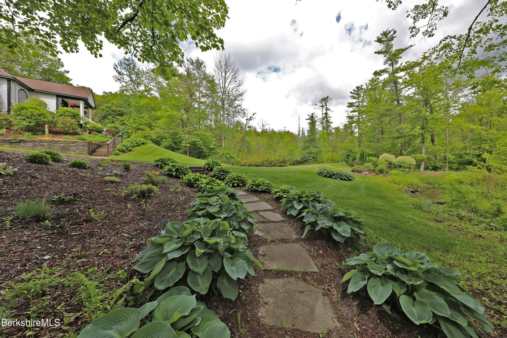 475 Rossiter Rd Photo 56