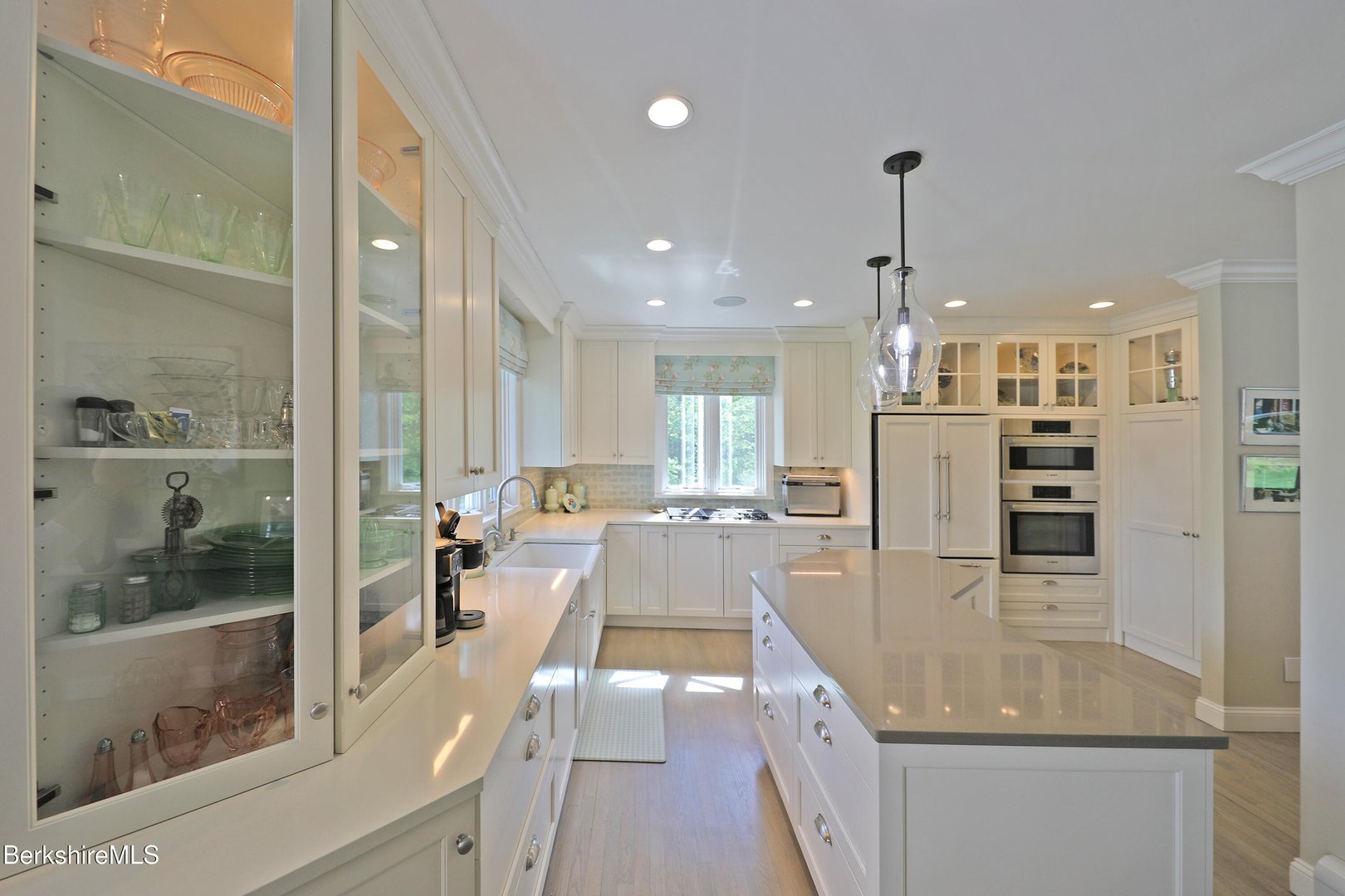 475 Rossiter Rd Photo 13