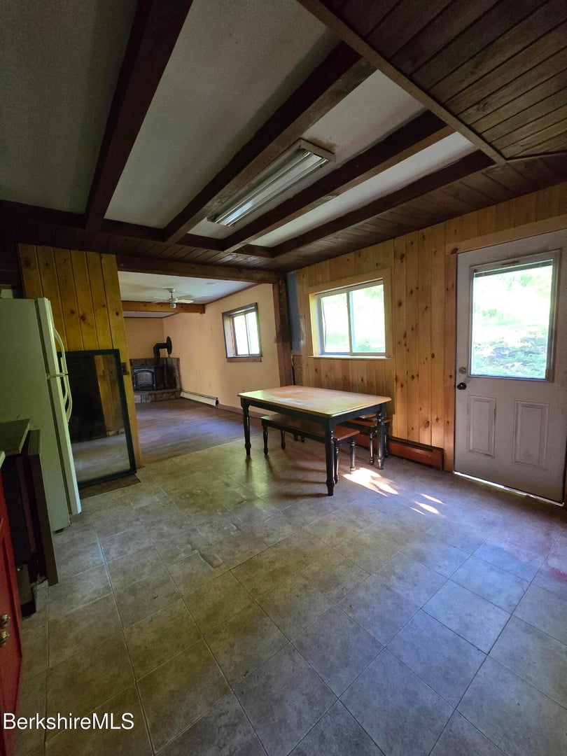 450 River Rd Photo 14