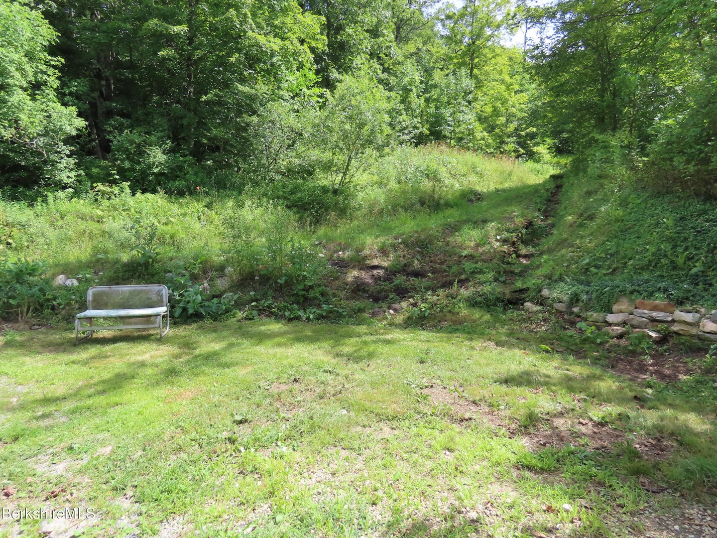 450 River Rd Photo 5