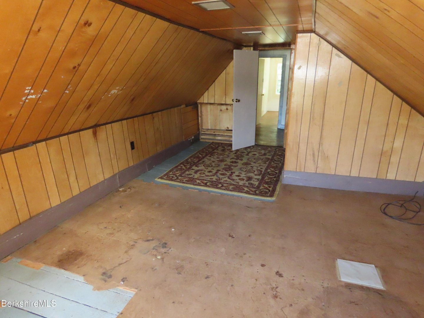 450 River Rd Photo 23