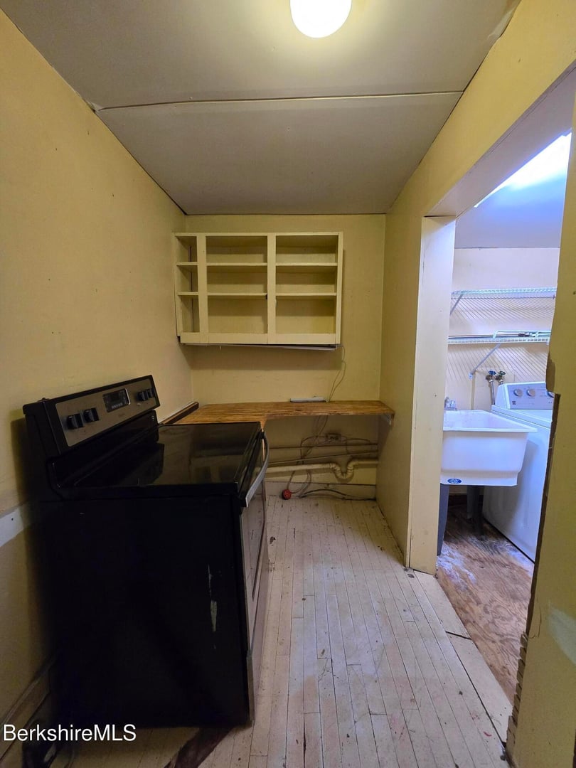 450 River Rd Photo 13