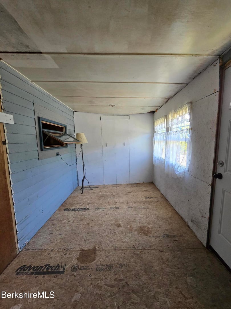 450 River Rd Photo 32