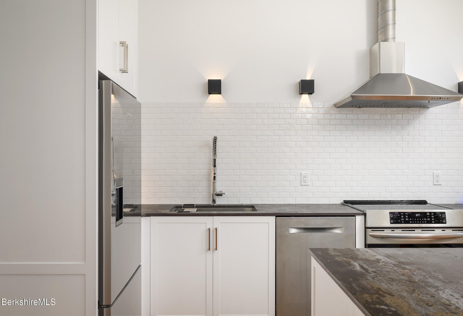 32 Holden St #32 Photo 12