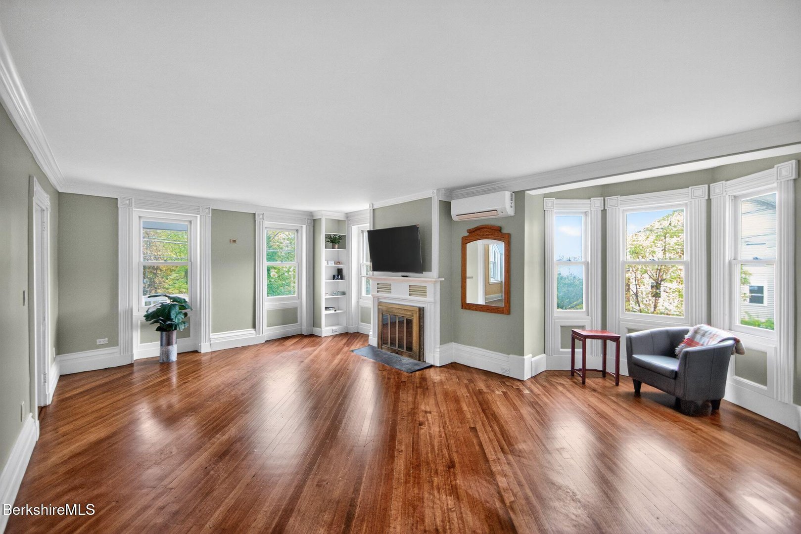 103 Holmes Rd Photo 13