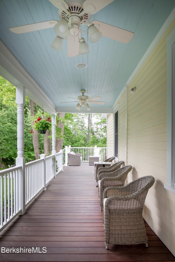 615 Laurel St Photo 18