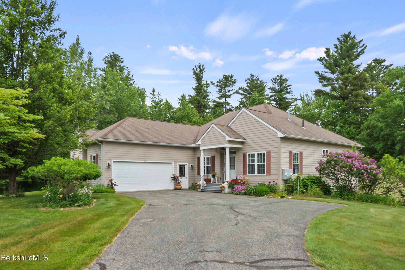 275 Pine Cone Ln Photo 1