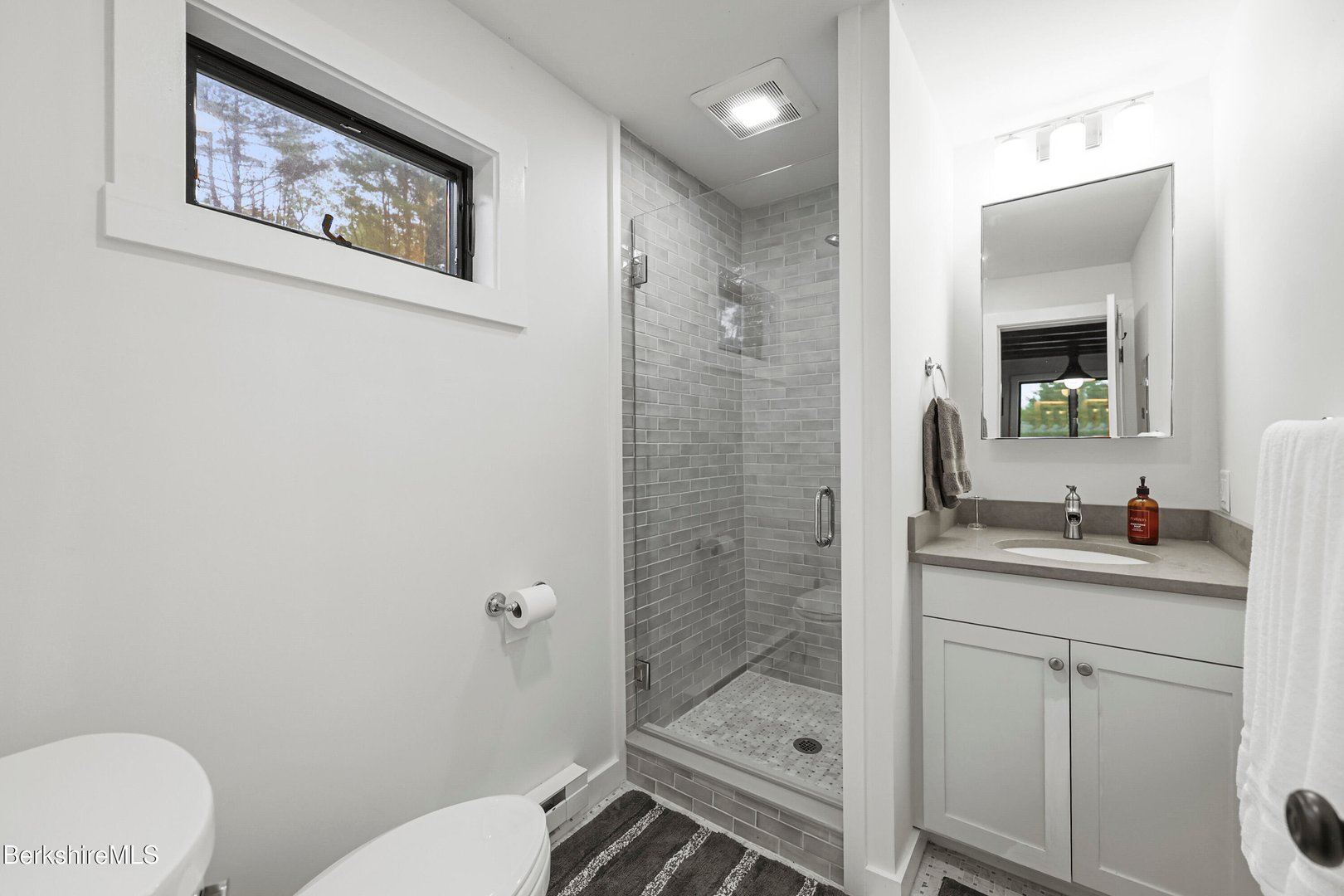 327 Chester Rd Photo 32