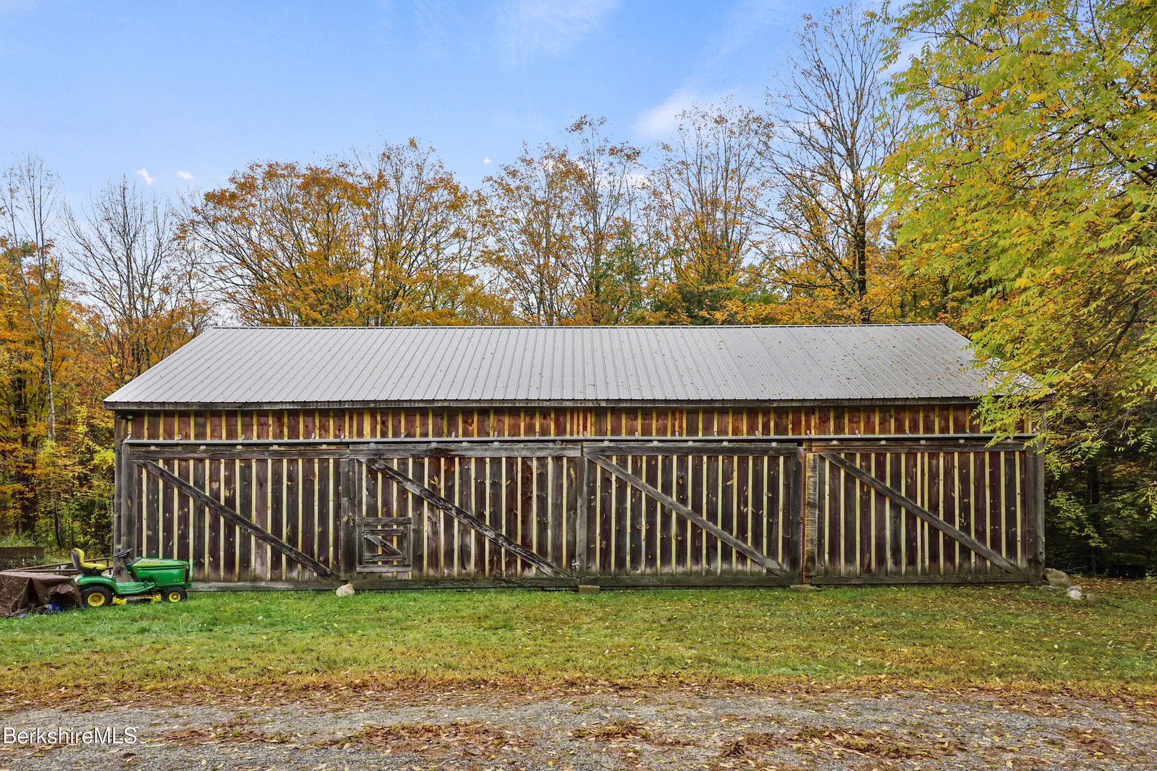 327 Chester Rd Photo 36