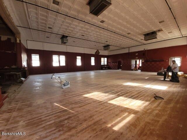 8-10 E Hoosac St Photo 11