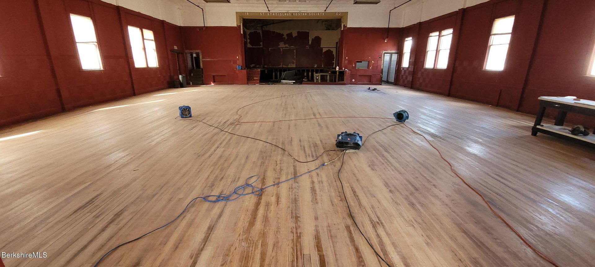 8-10 E Hoosac St Photo 21