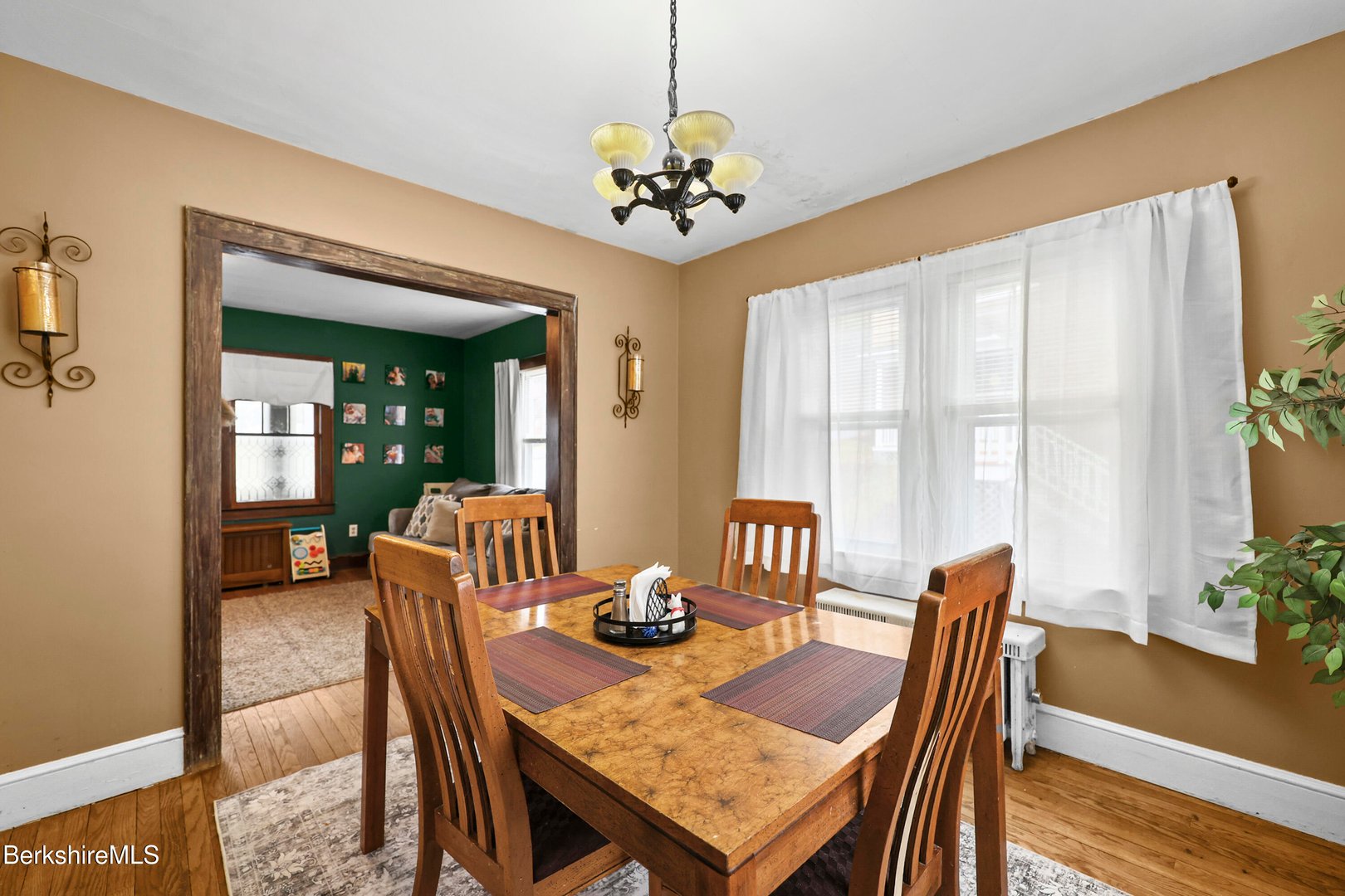 68 Church St Photo 10