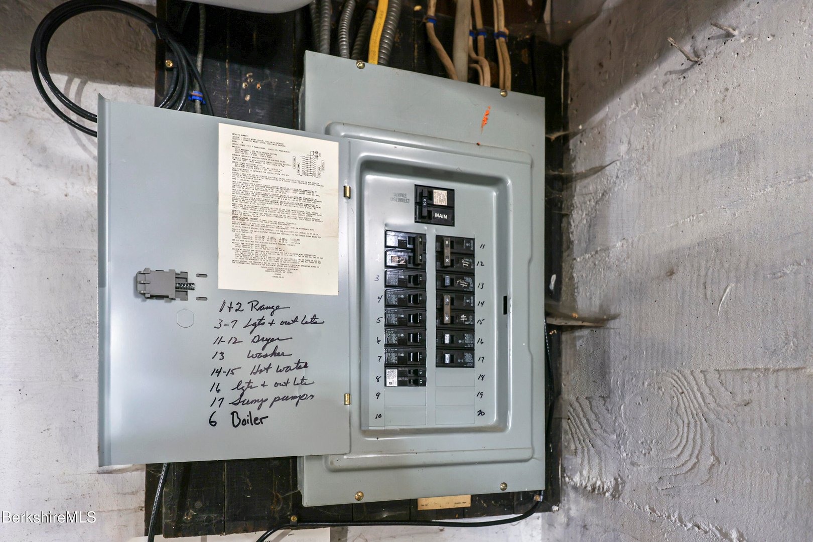 68 Church St Photo 28