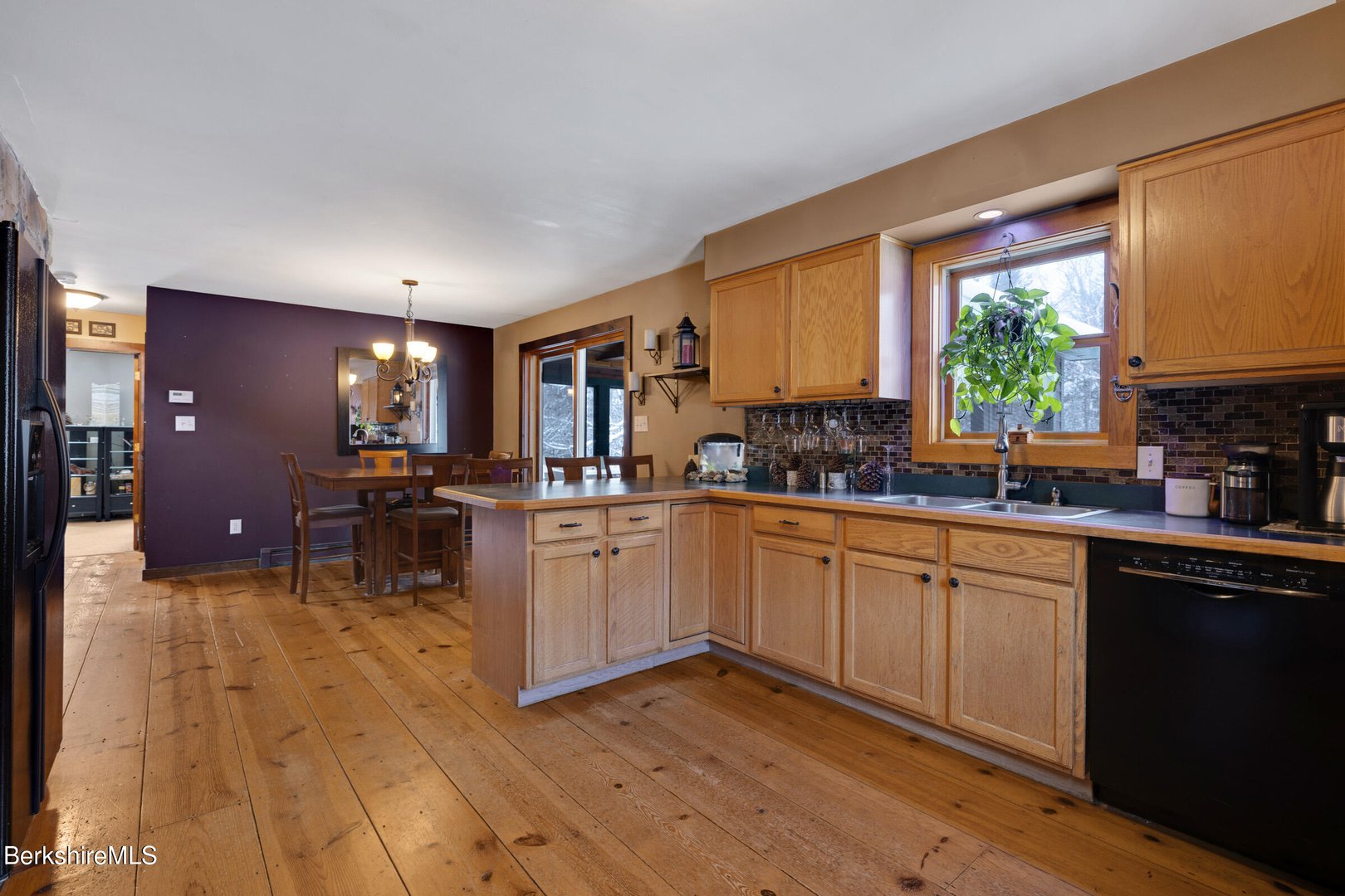 593 Woodmere Rd Photo 14