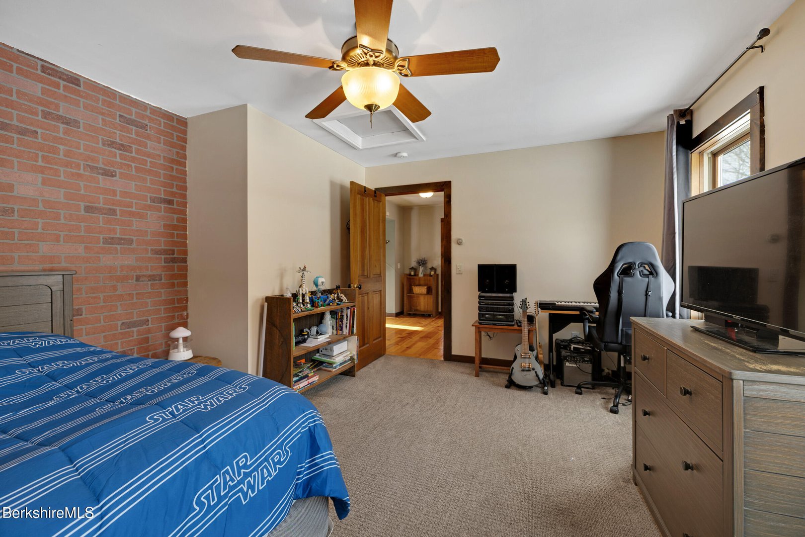 593 Woodmere Rd Photo 23