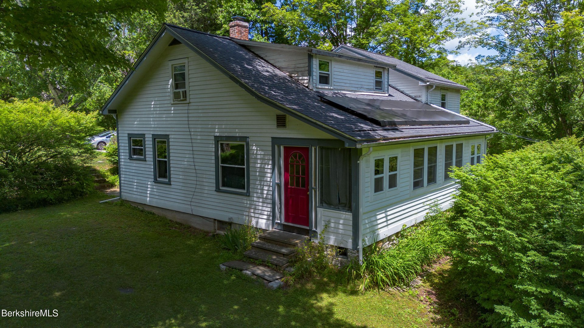 477 State Rd Photo 3