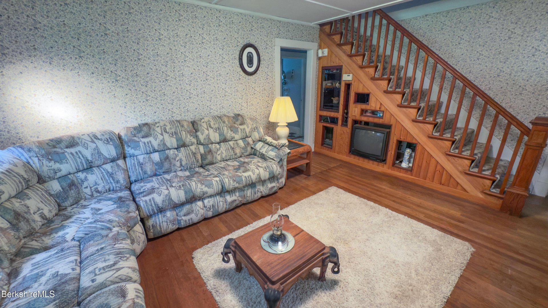 477 State Rd Photo 16
