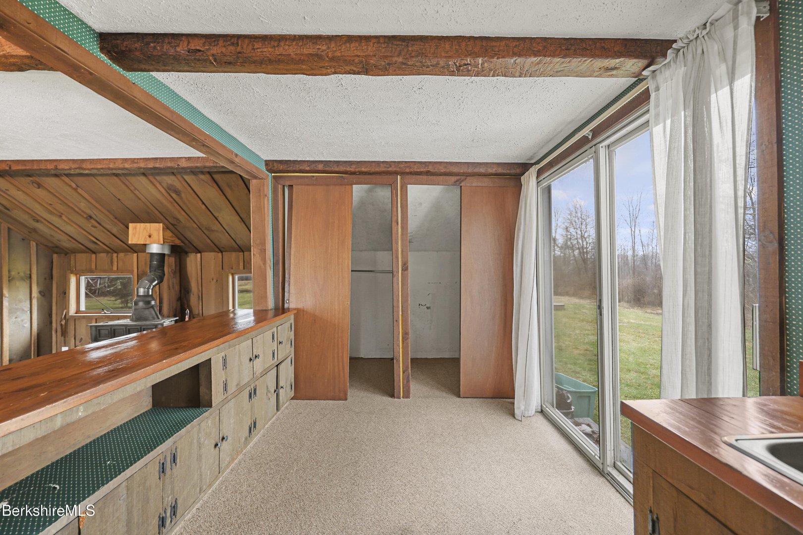 399 State Rd Photo 31