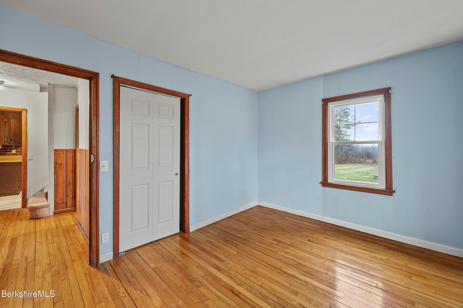 399 State Rd Photo 34