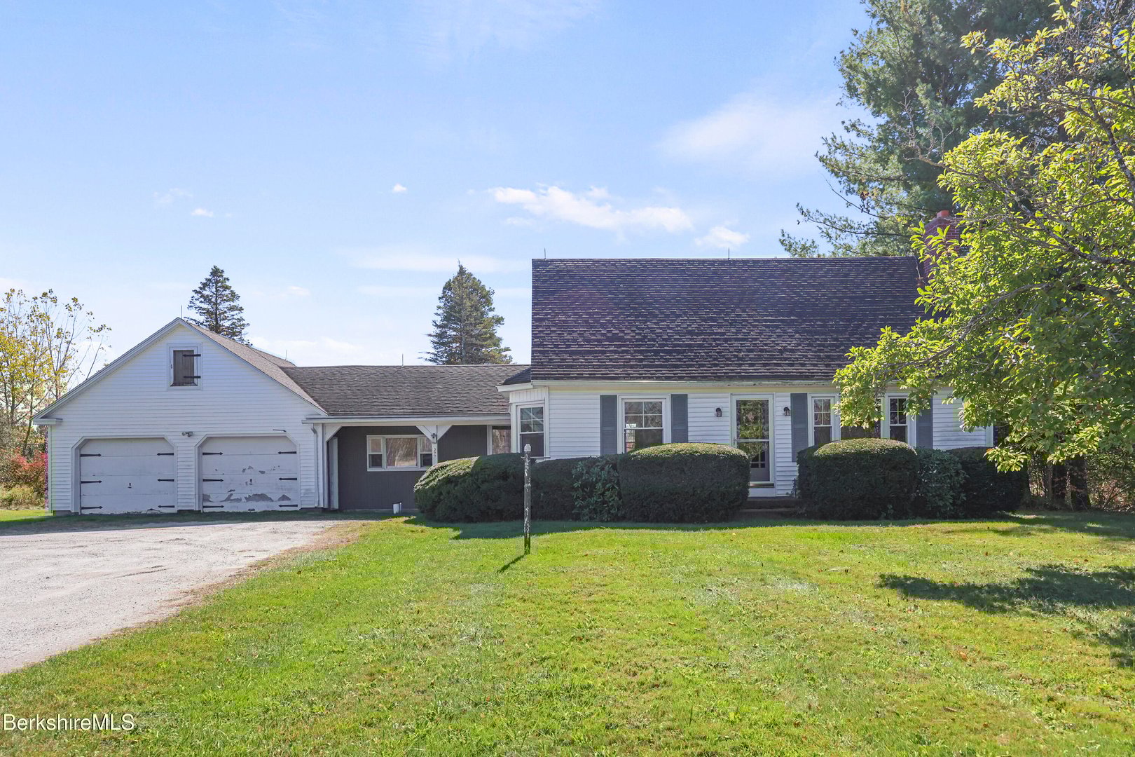 399 State Rd Photo 8