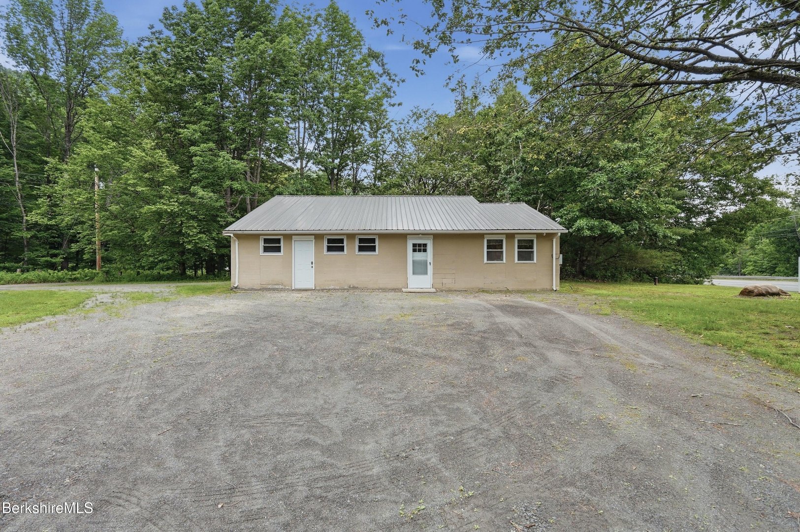6 Beechwood Rd Photo 2