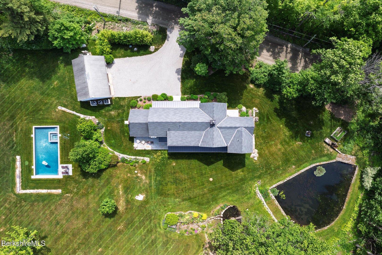 161 Beartown Mountain Rd Photo 2