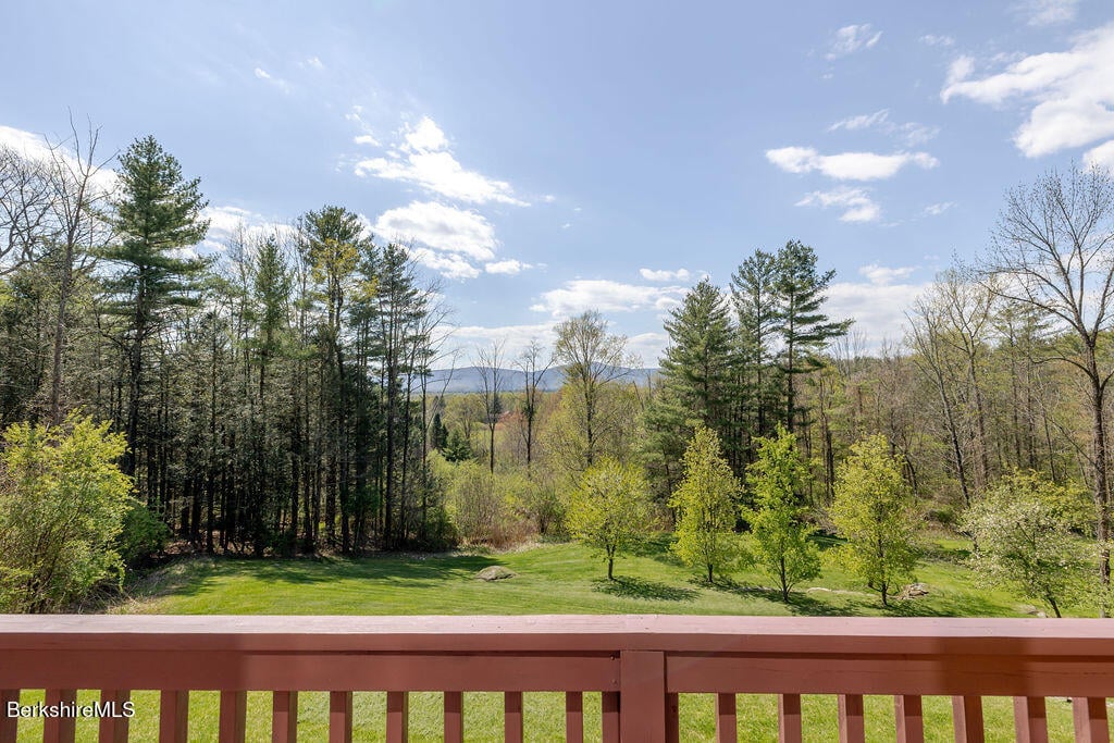 142 Rote Hill Rd Photo 2