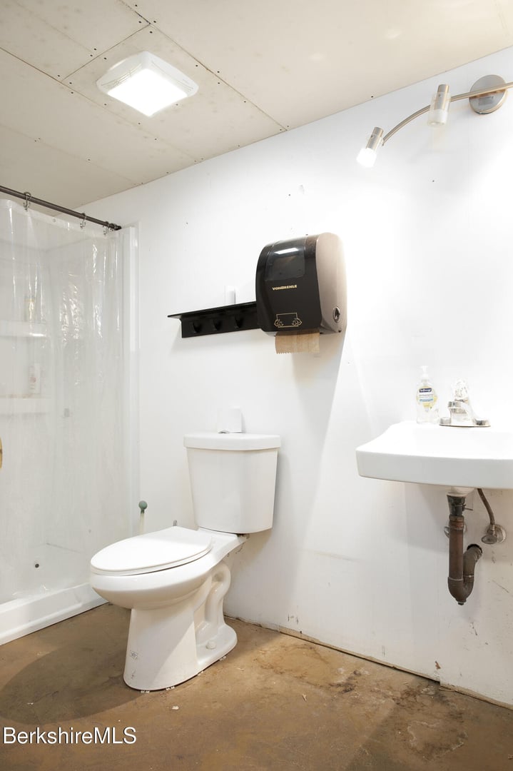 65 Silver St Photo 36