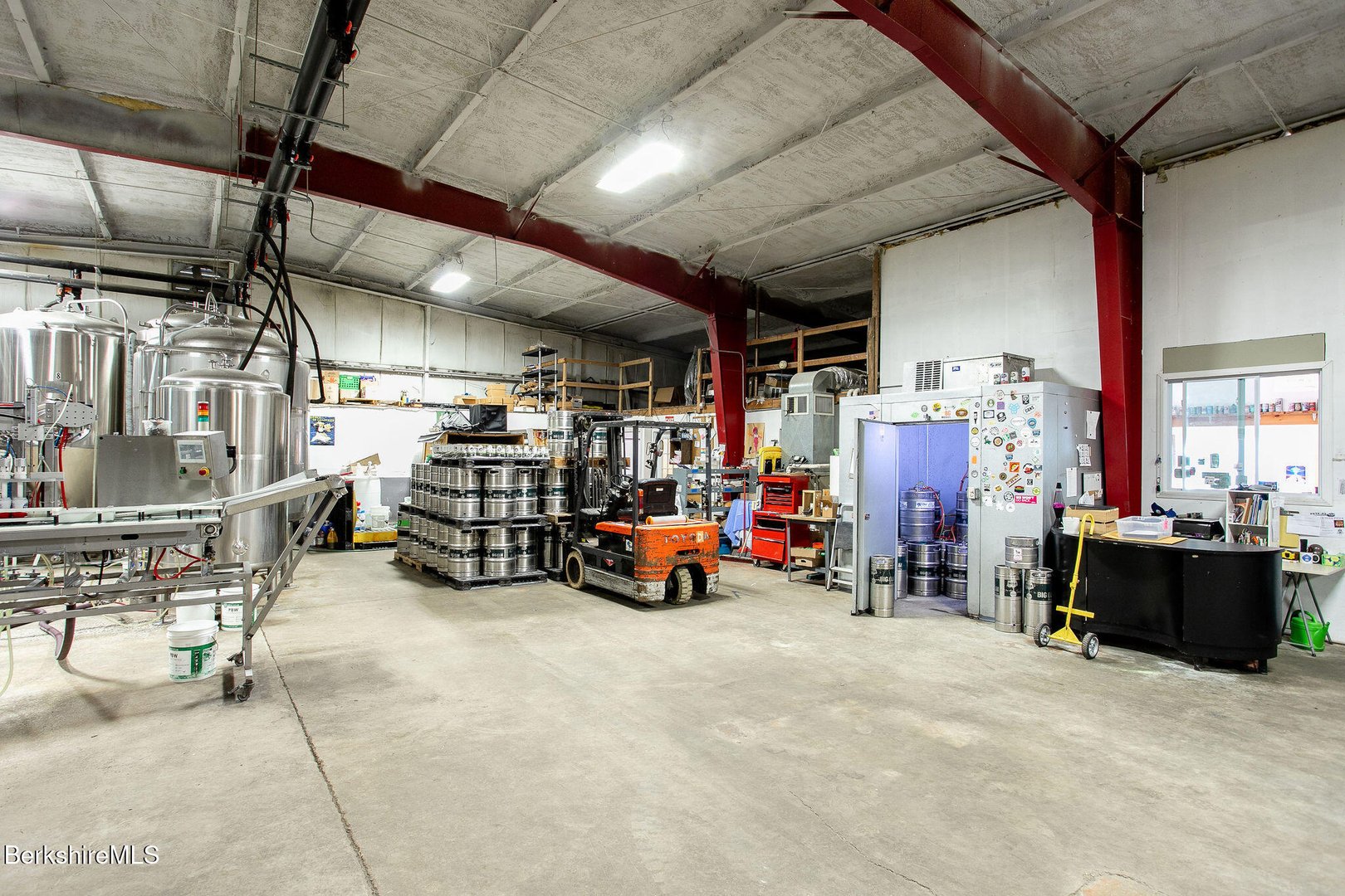 65 Silver St Photo 24