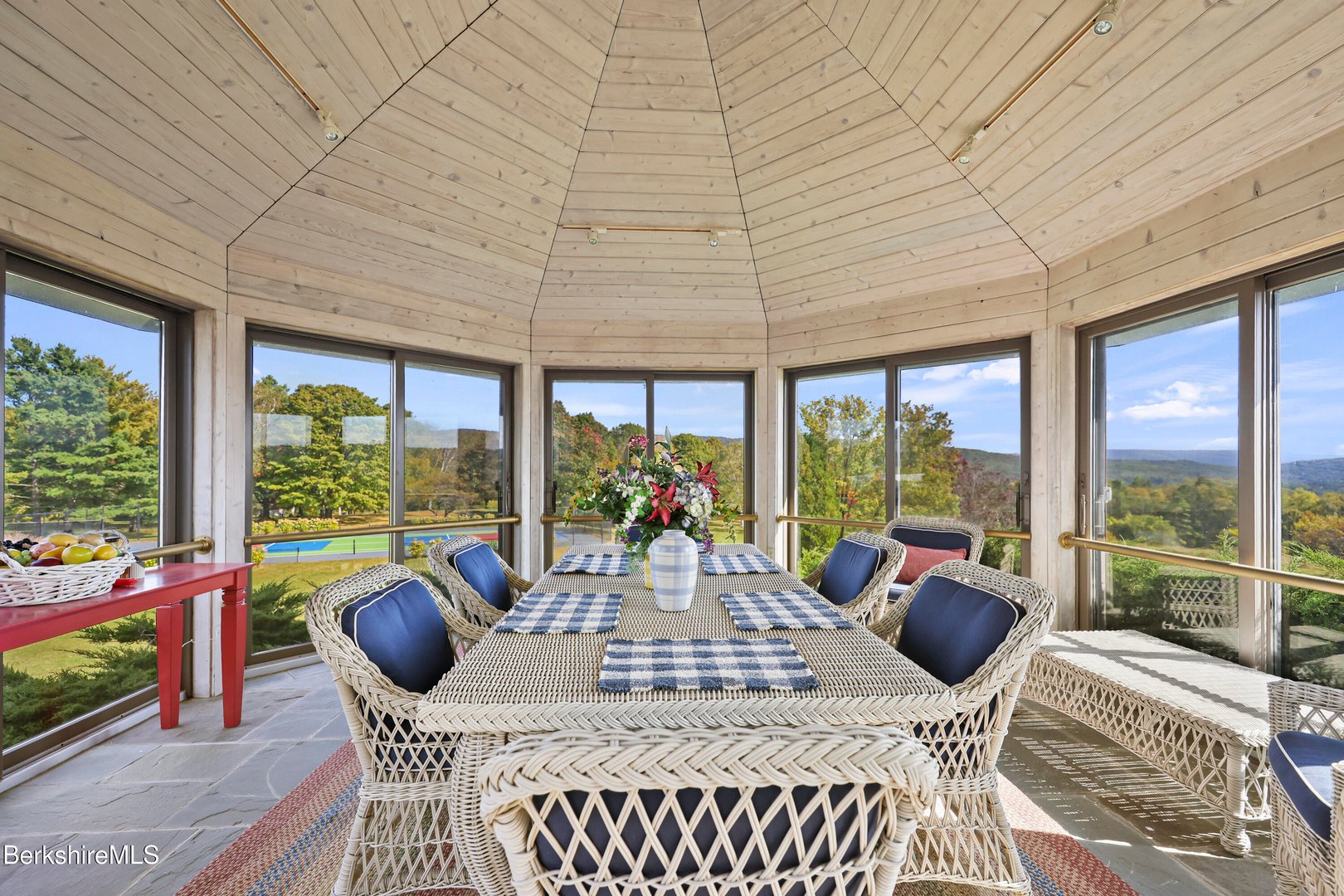 60 Old Cheshire Rd Photo 24