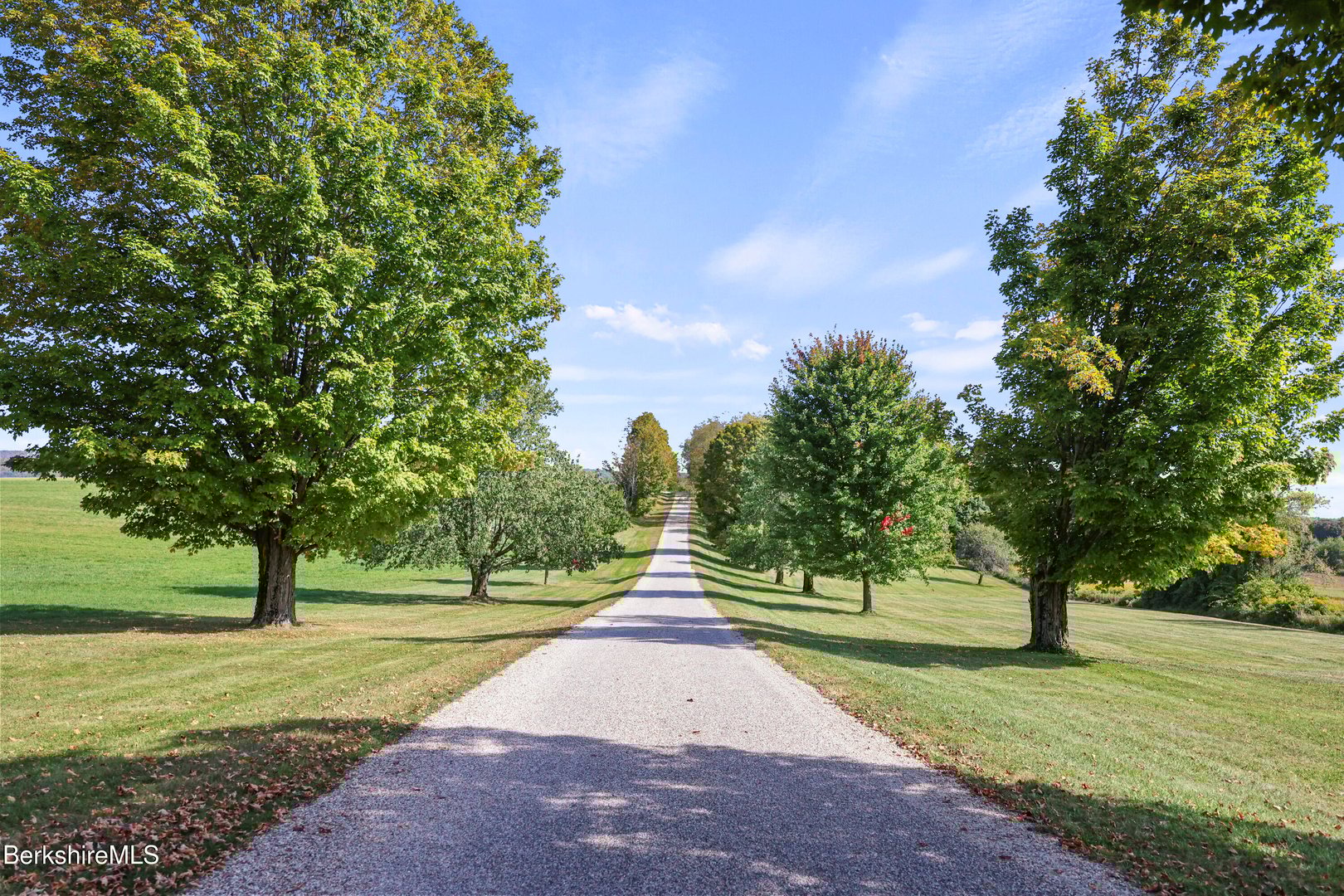 60 Old Cheshire Rd Photo 3