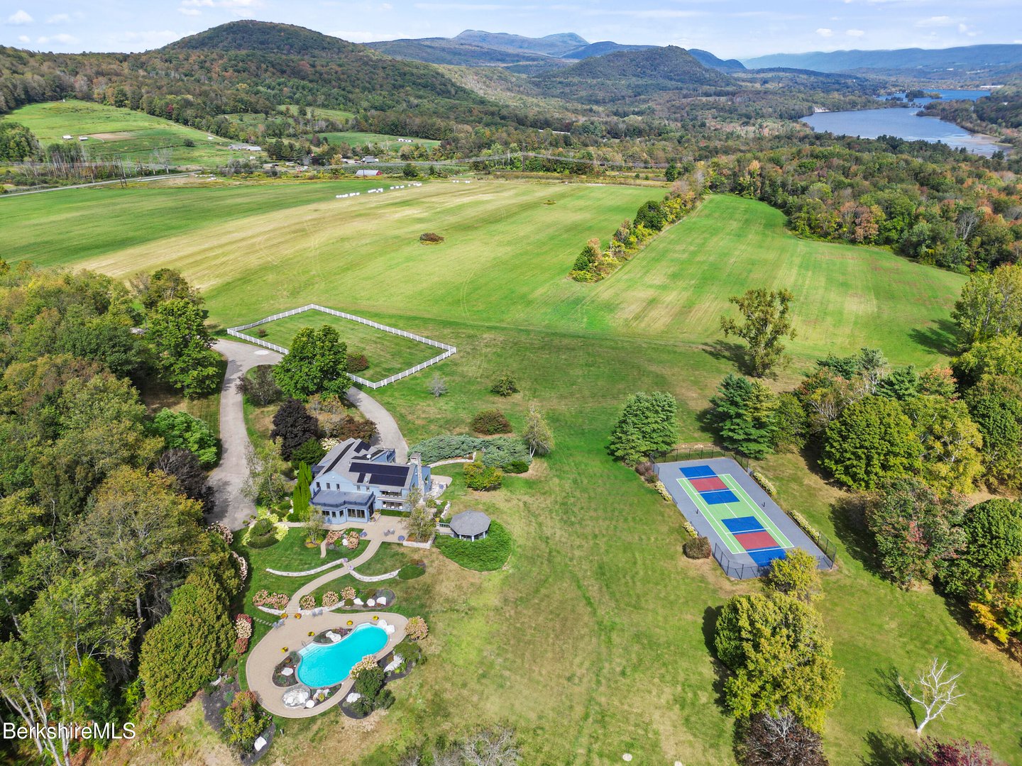 60 Old Cheshire Rd Photo 1