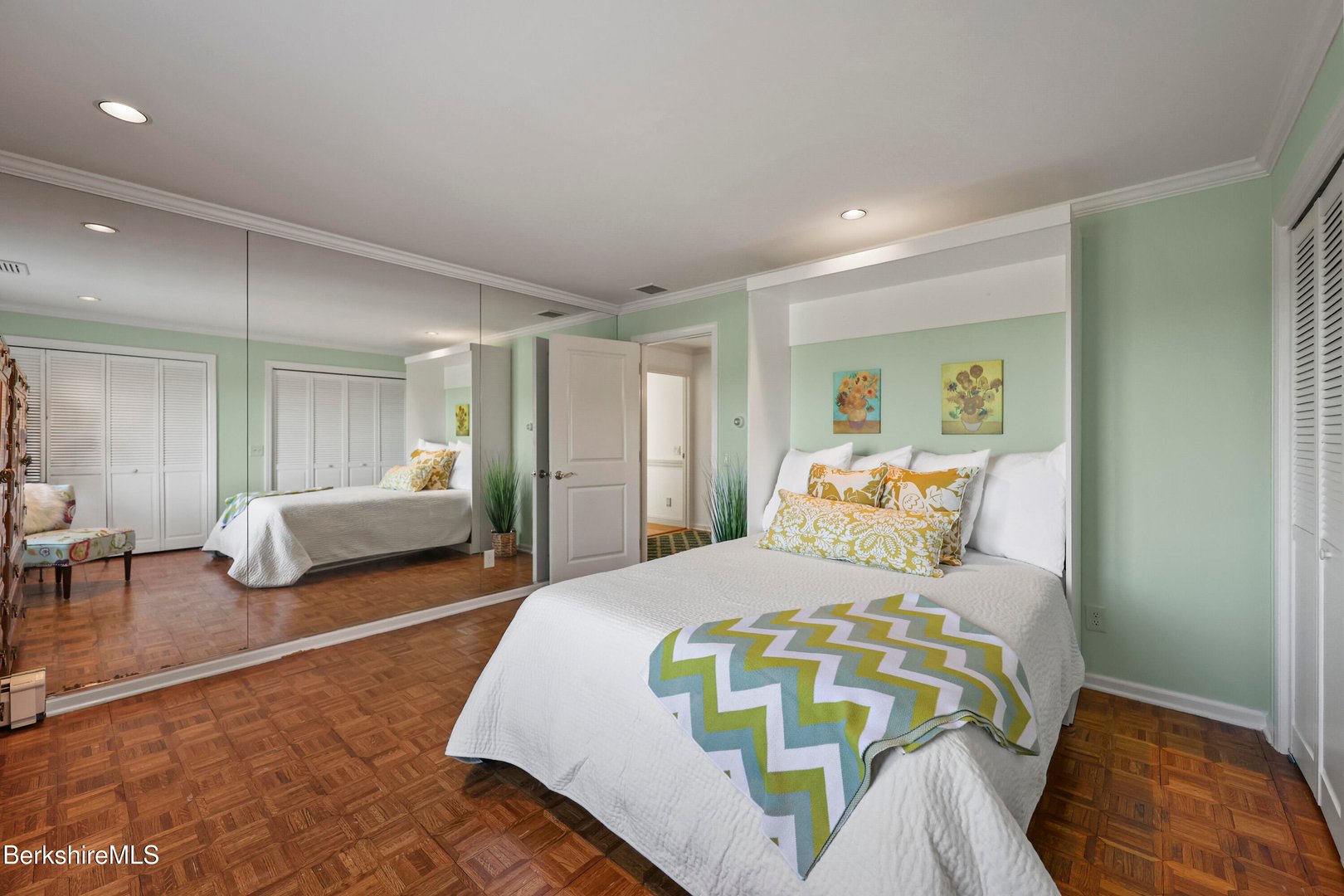 60 Old Cheshire Rd Photo 52