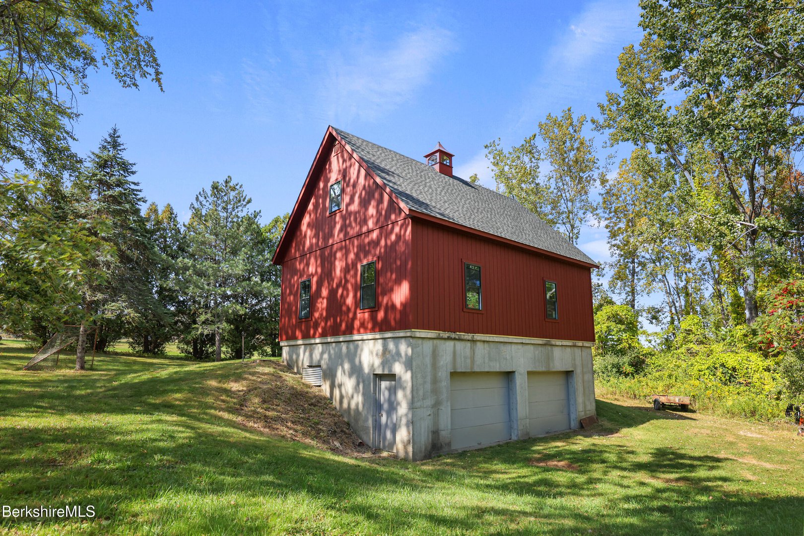 60 Old Cheshire Rd Photo 64