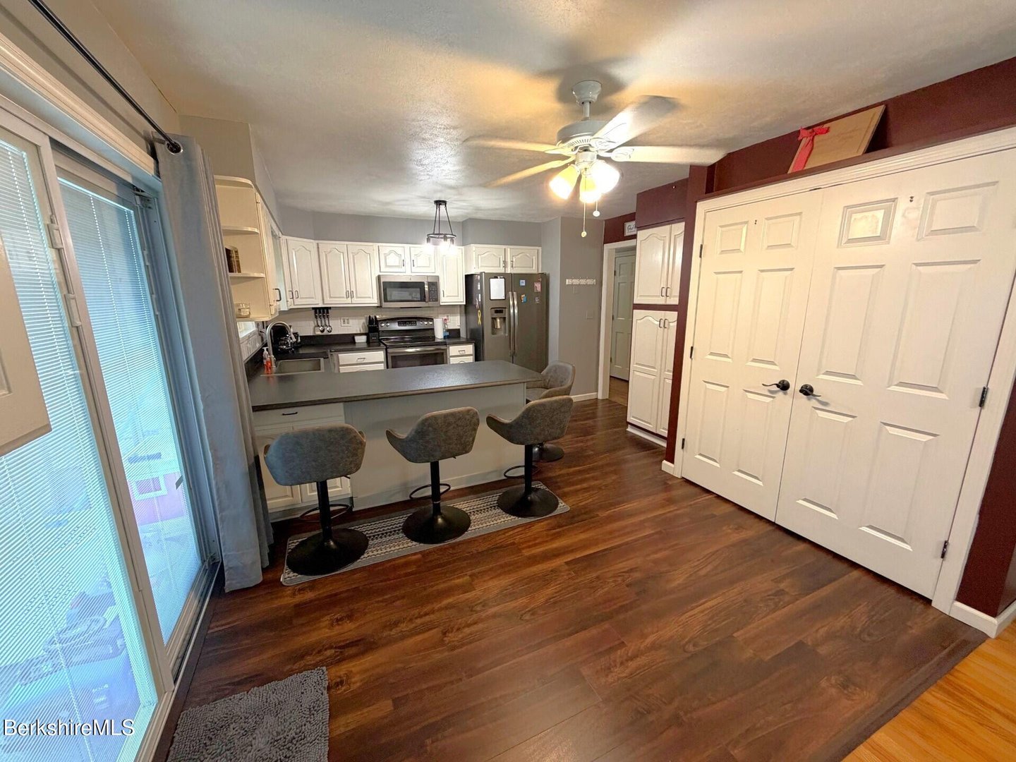 8 Country Rd Photo 10