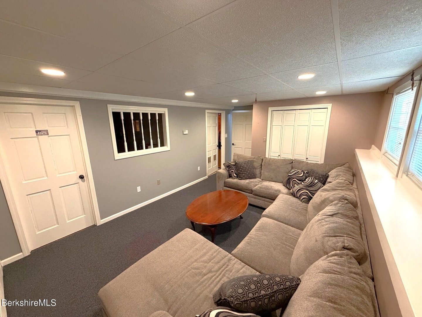 8 Country Rd Photo 30