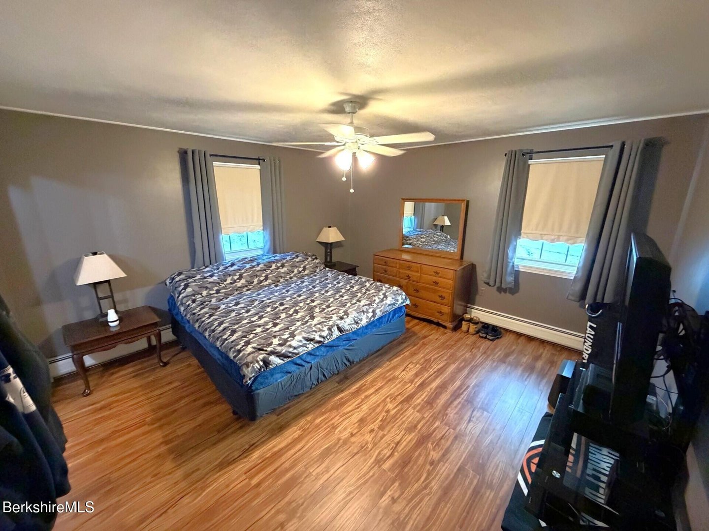 8 Country Rd Photo 17