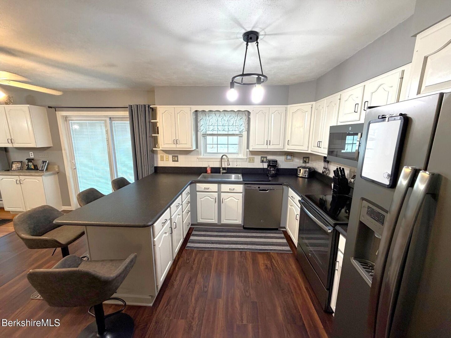 8 Country Rd Photo 8