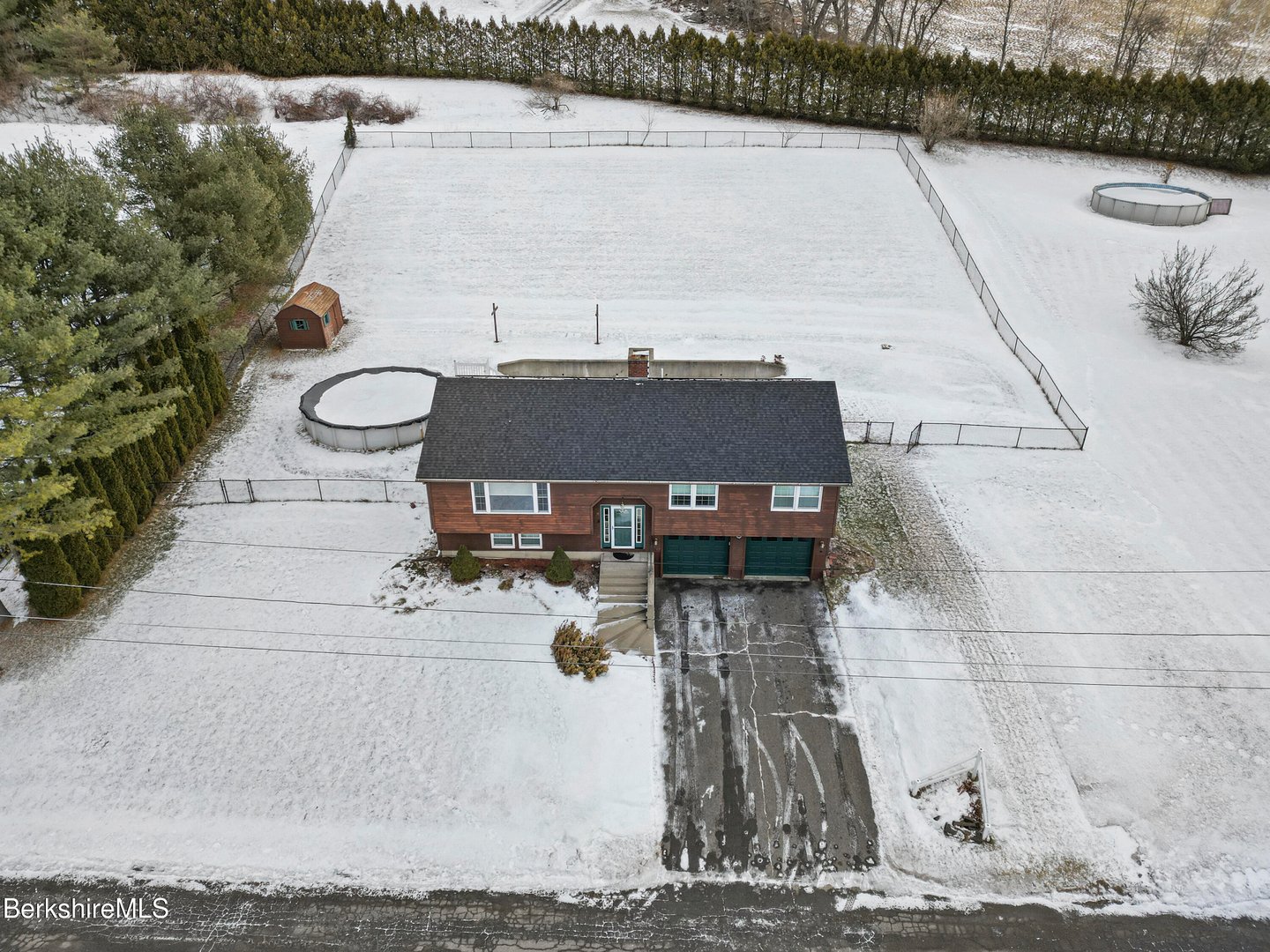 8 Country Rd Photo 5