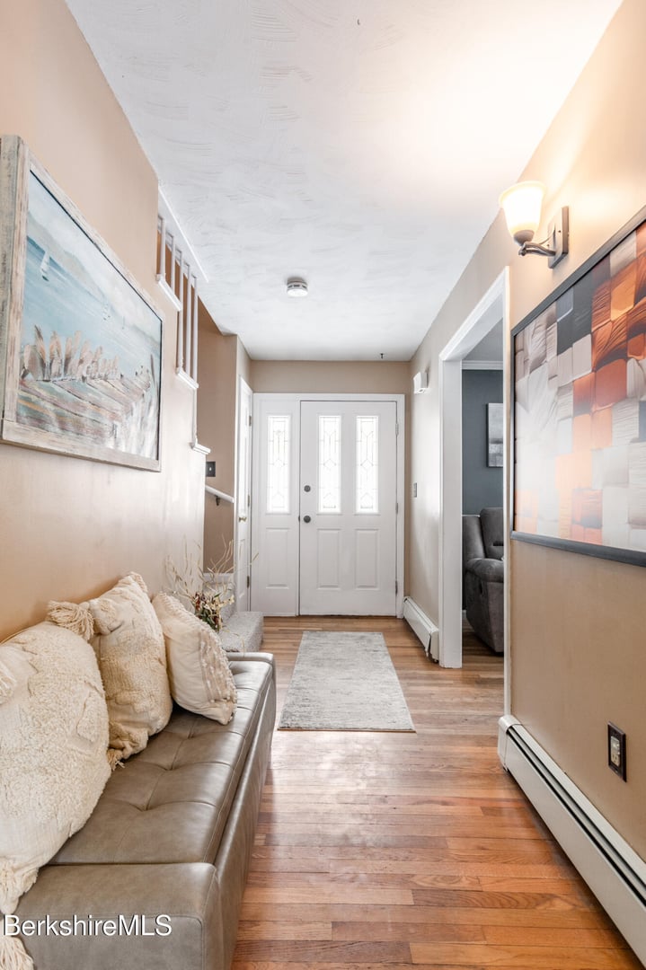 268 Devonshire Dr Photo 10