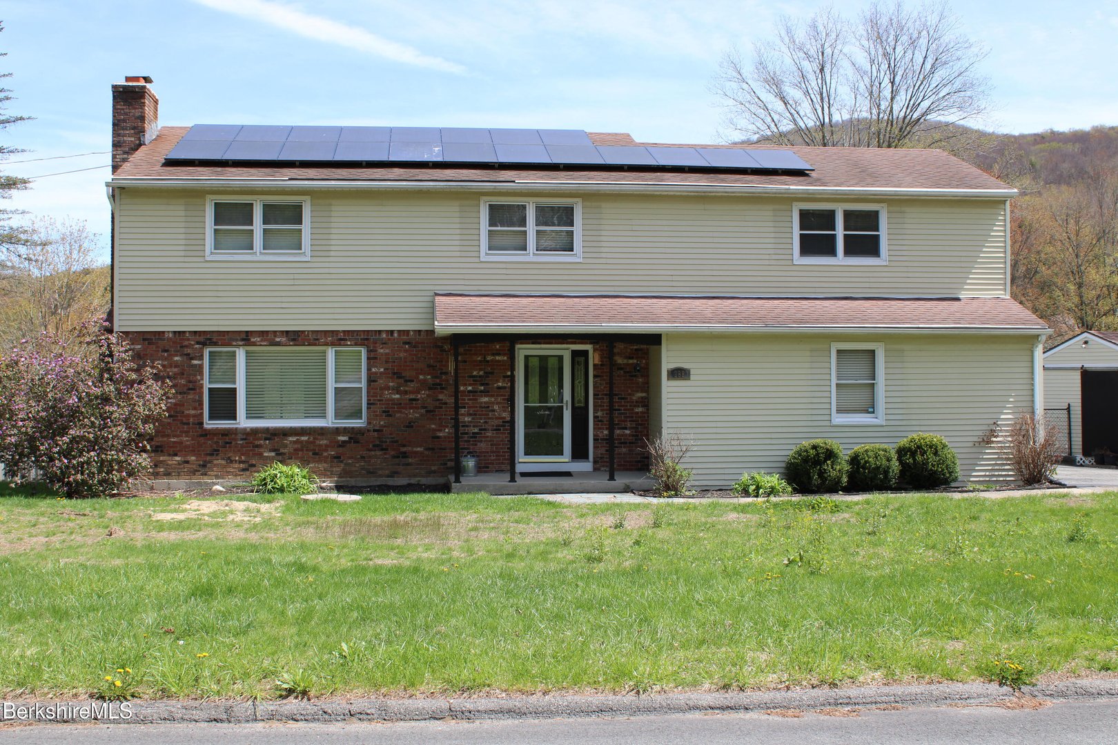 268 Devonshire Dr Photo 1