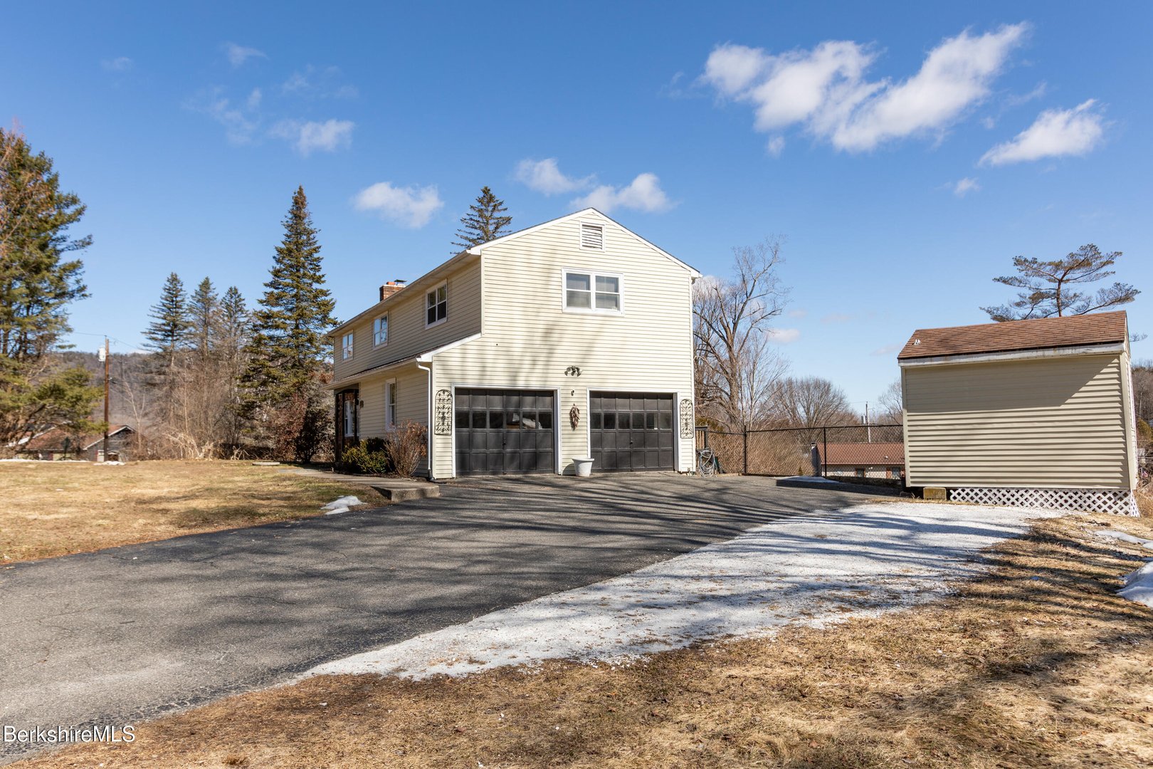 268 Devonshire Dr Photo 6