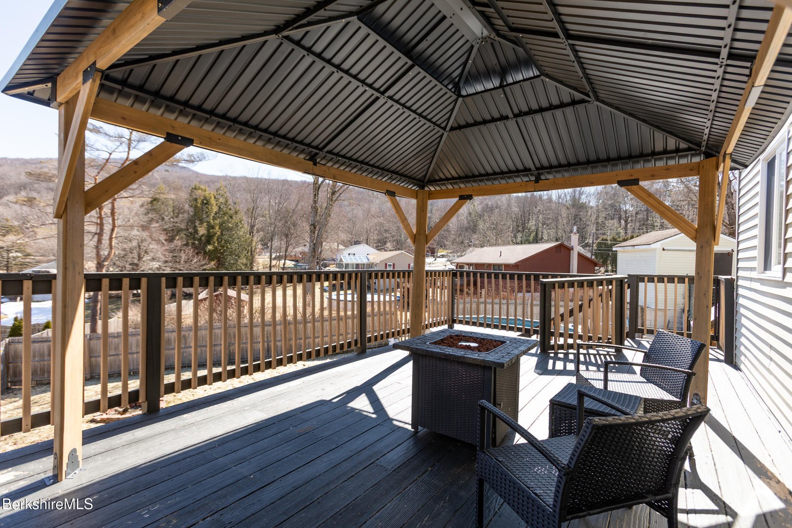 268 Devonshire Dr Photo 45