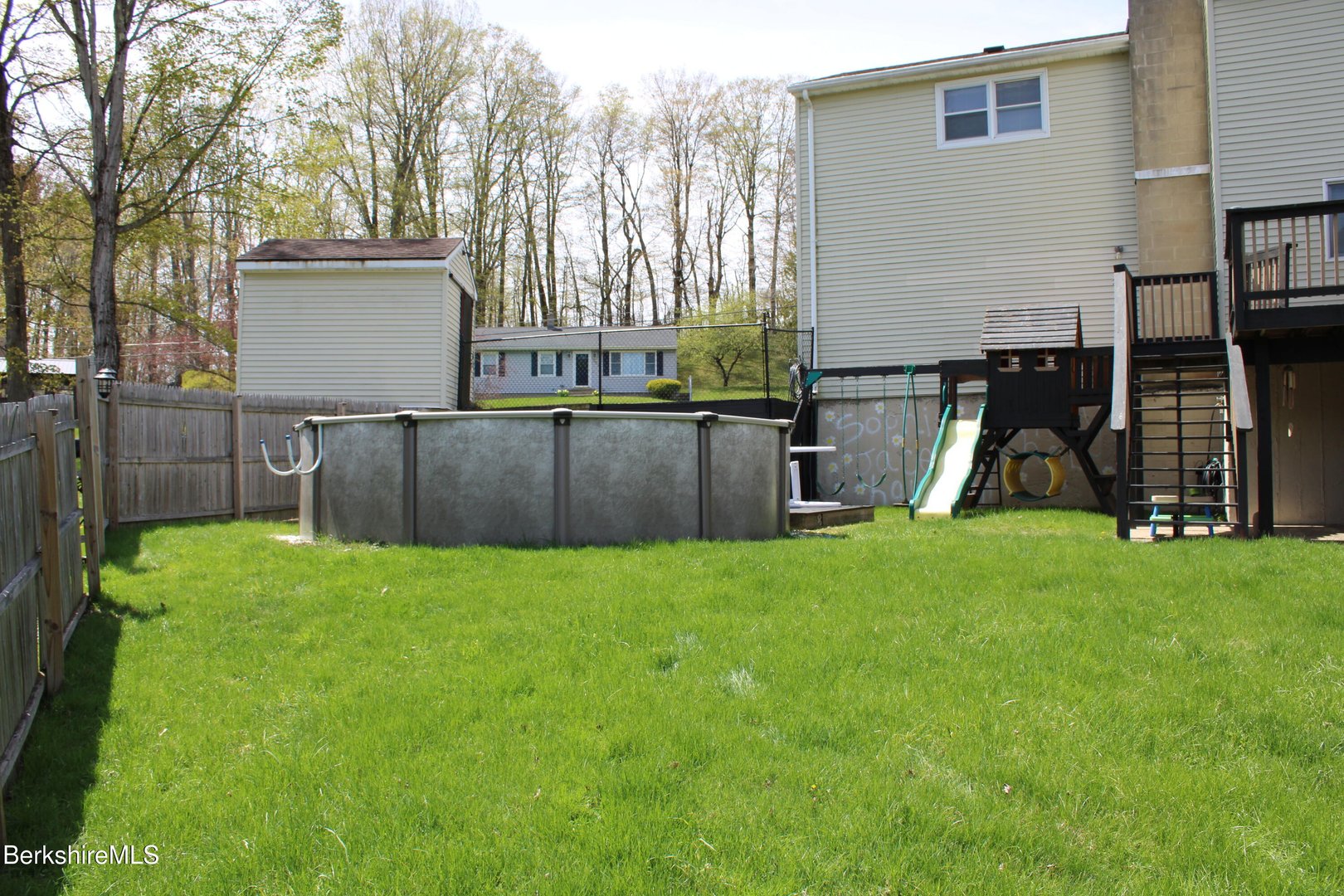 268 Devonshire Dr Photo 7